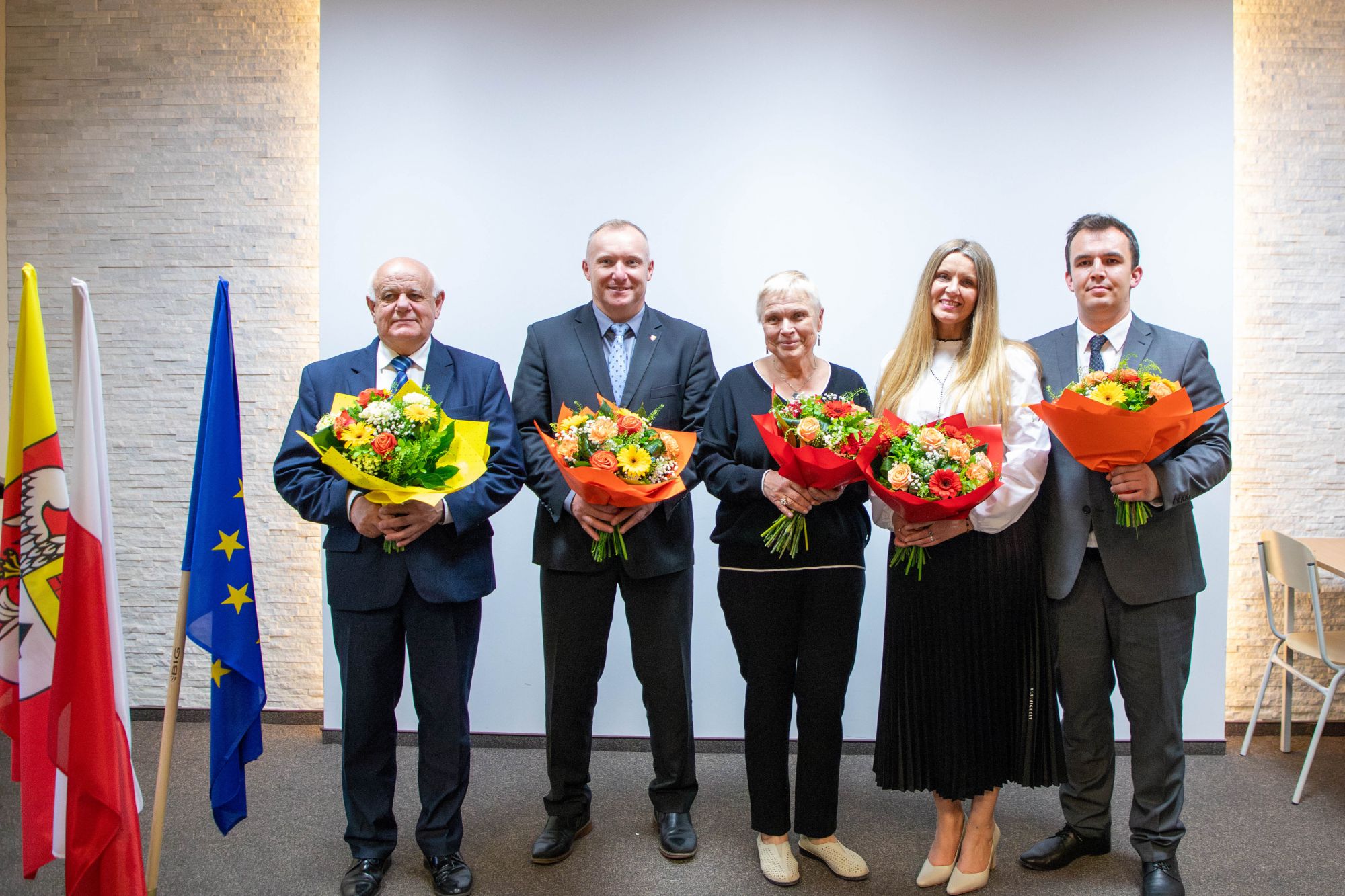 Zdjęcie grupowe nowego Zarządu Powiatu Żyrardowskiego