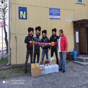 Kibice Widzewa walczą z koronawirusem